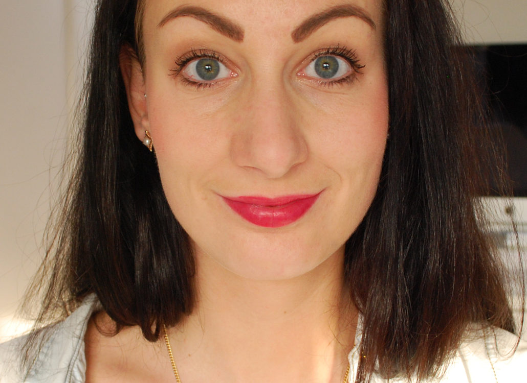 Yves Rocher zéro défaul mattifying and long-lasting lip primer swatch radiant lip crayon Rouge aquarelle 