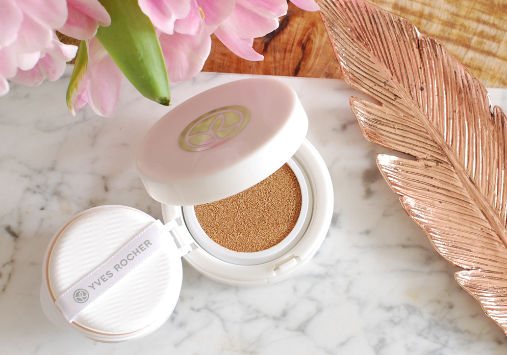Pure Light Cushion Foundation Yves Rocher beige 200 light foundation review lifestyle by linda